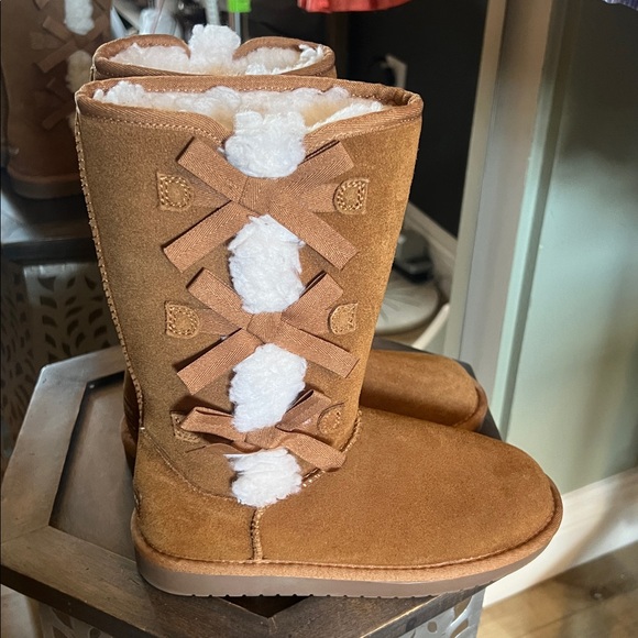 NWOT, Koolaburra UGG boots, size girl 3 or women 5, adorable Bow Accents - Picture 8 of 10